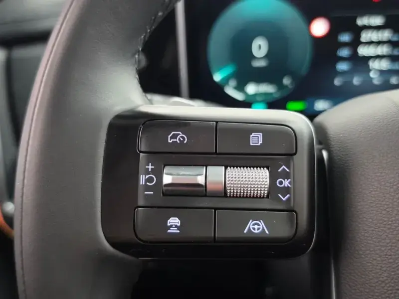 2023 Hyundai Santa Fe с пробегом 27 617 км
