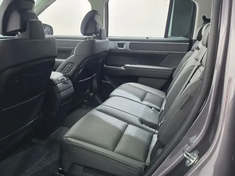 2023 Hyundai Santa Fe с пробегом 27 617 км