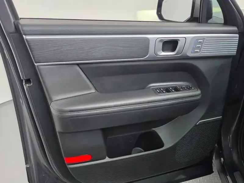 2023 Hyundai Santa Fe с пробегом 27 617 км
