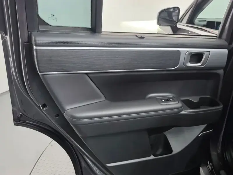 2023 Hyundai Santa Fe с пробегом 27 617 км