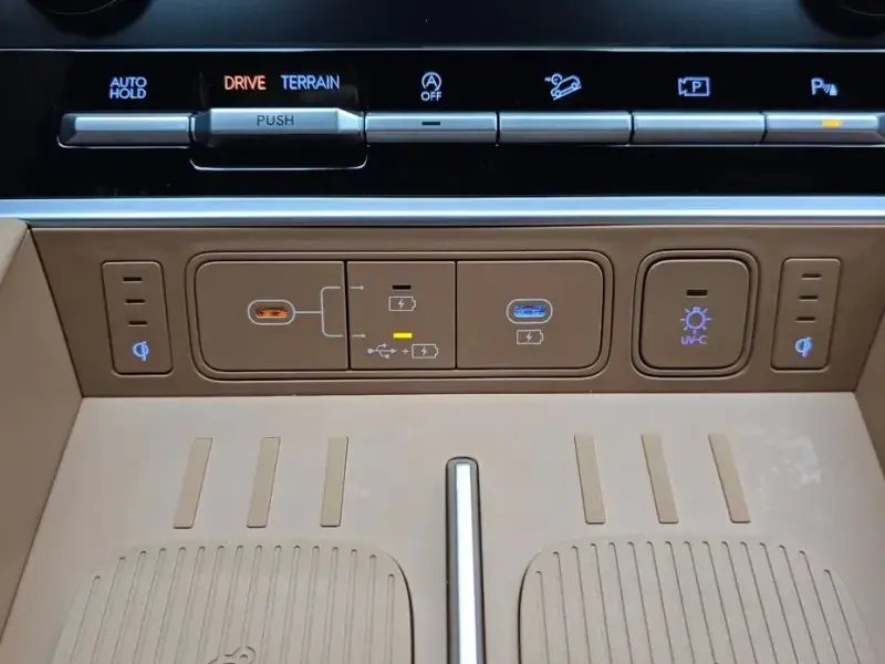 2026 Hyundai Santa Fe с пробегом 2 885 км