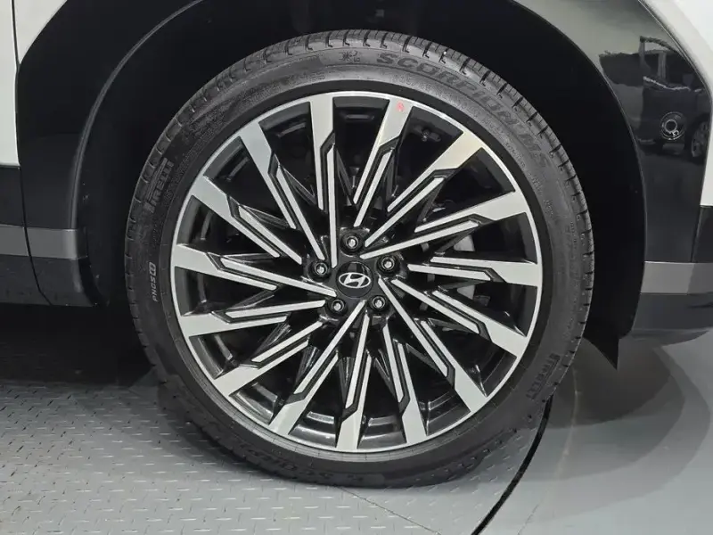 2026 Hyundai Santa Fe с пробегом 2 885 км