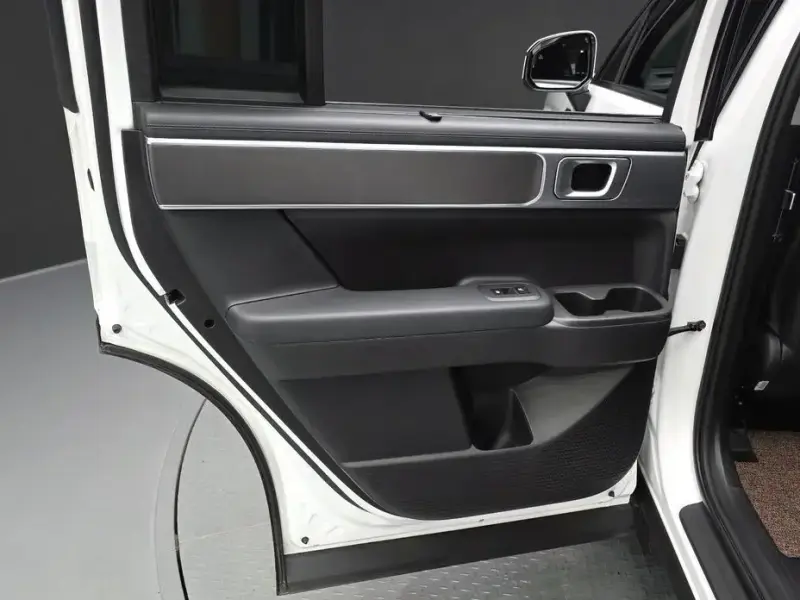 2023 Hyundai Santa Fe с пробегом 31 933 км