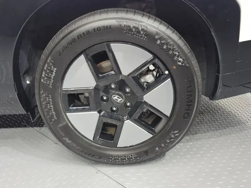 2024 Hyundai Santa Fe с пробегом 13 586 км