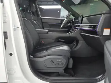 2024 Hyundai Santa Fe с пробегом 13 586 км