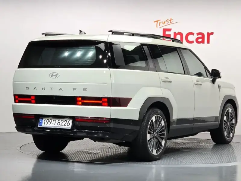 2023 Hyundai Santa Fe с пробегом 32 677 км