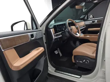 2023 Hyundai Santa Fe с пробегом 32 677 км