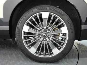 2023 Hyundai Santa Fe с пробегом 32 677 км