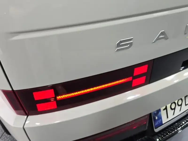 2023 Hyundai Santa Fe с пробегом 32 677 км