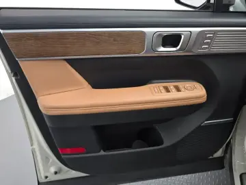 2023 Hyundai Santa Fe с пробегом 32 677 км