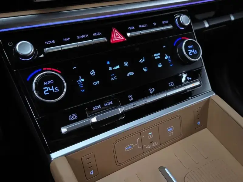 2024 Hyundai Santa Fe с пробегом 21 686 км
