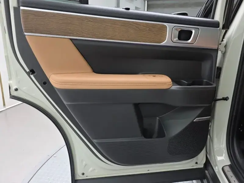 2024 Hyundai Santa Fe с пробегом 21 686 км