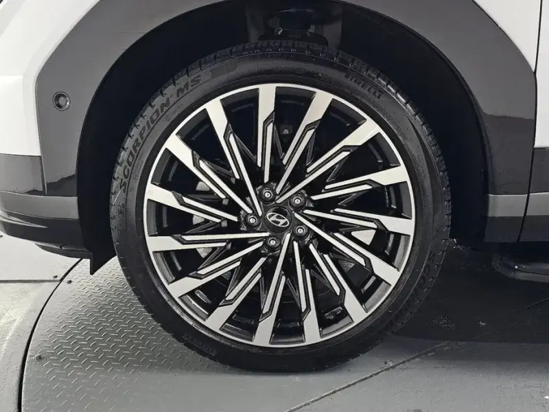2024 Hyundai Santa Fe с пробегом 11 050 км