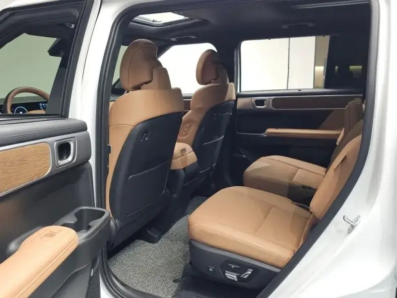 2024 Hyundai Santa Fe с пробегом 11 050 км