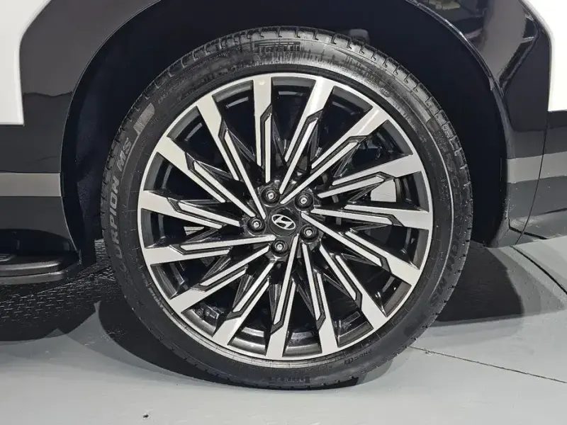 2024 Hyundai Santa Fe с пробегом 11 050 км