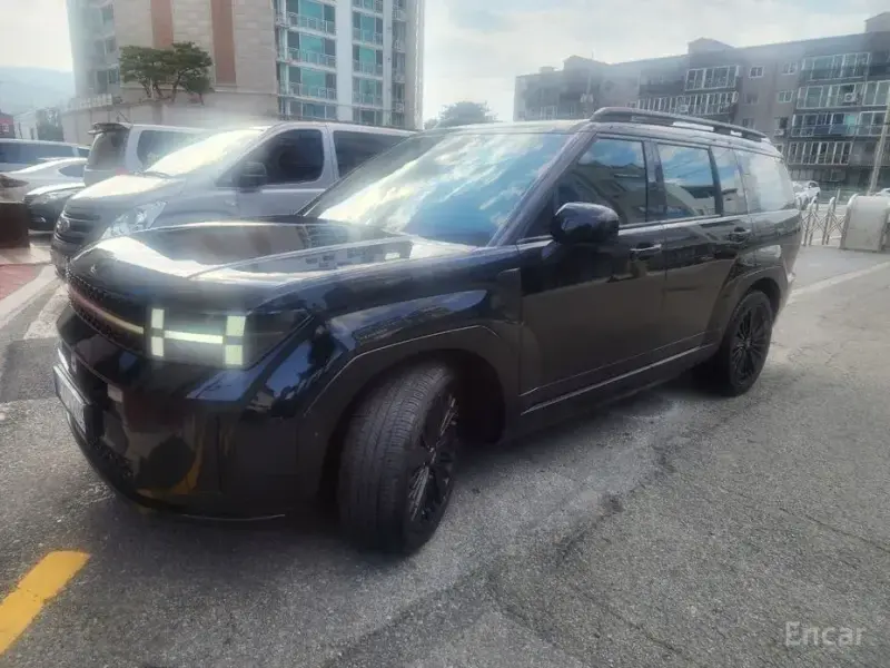 2025 Hyundai Santa Fe с пробегом 7 938 км