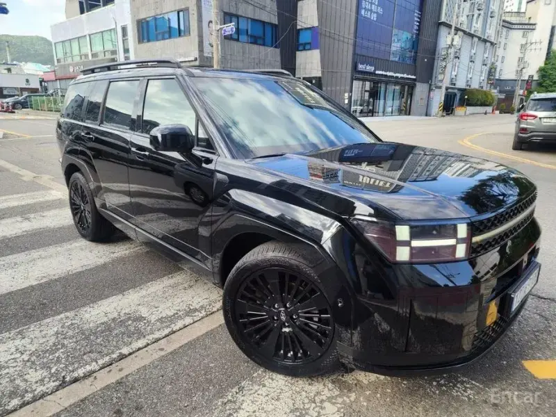 2025 Hyundai Santa Fe с пробегом 7 938 км