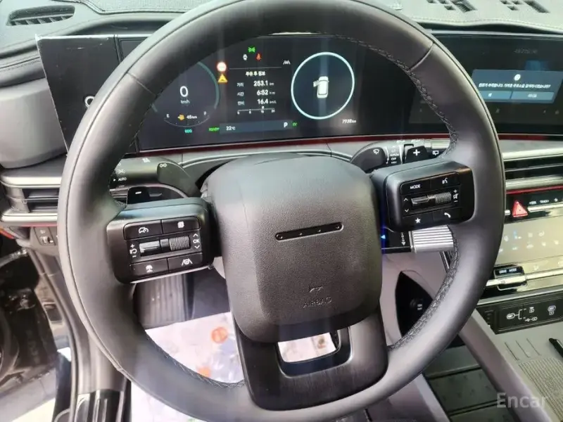 2025 Hyundai Santa Fe с пробегом 7 938 км
