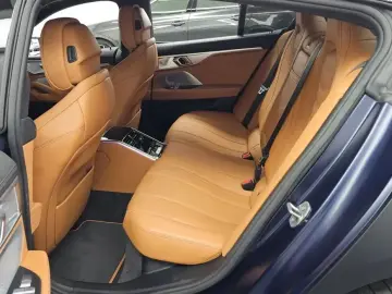 2022 BMW 8 серии с пробегом 19 012 км
