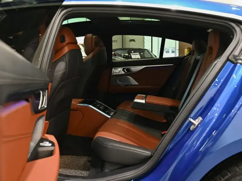 2023 BMW 8 серии с пробегом 62 989 км
