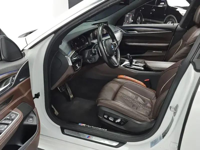 2021 BMW 6 серии с пробегом 125 855 км