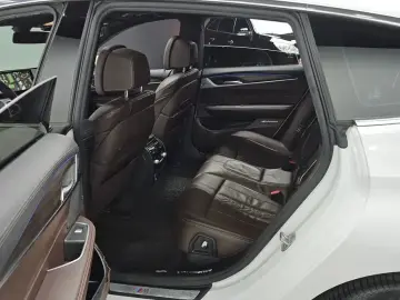 2021 BMW 6 серии с пробегом 125 855 км