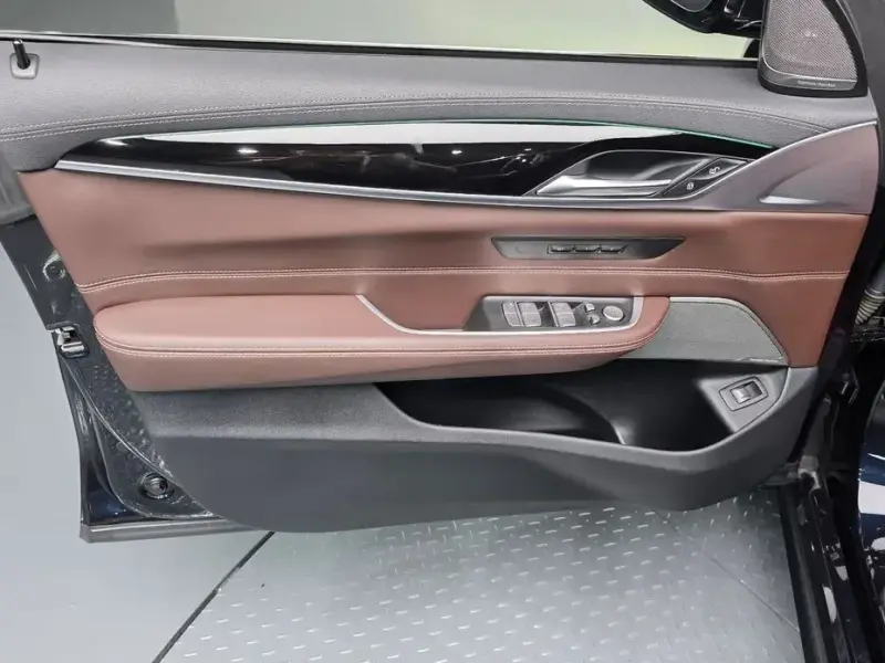 2023 BMW 6 серии с пробегом 69 917 км
