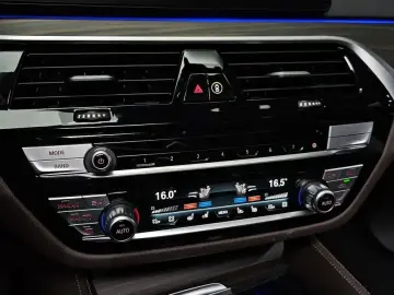 2023 BMW 6 серии с пробегом 74 259 км