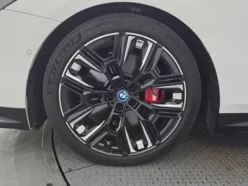 2024 BMW i5 с пробегом 31 683 км