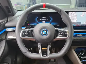 2024 BMW i5 с пробегом 31 683 км