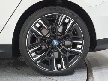 2024 BMW i5 с пробегом 31 683 км