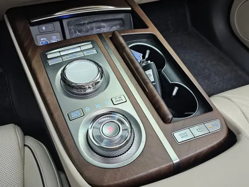 2023 Genesis G80 с пробегом 34 951 км