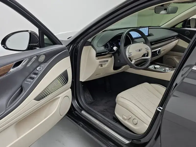 2023 Genesis G80 с пробегом 34 951 км