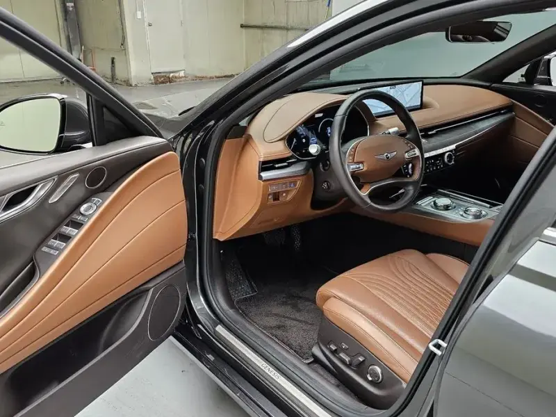 2023 Genesis G80 с пробегом 39 607 км