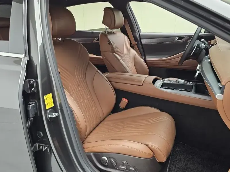 2023 Genesis G80 с пробегом 39 607 км