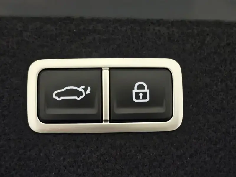 2023 Genesis G80 с пробегом 39 607 км