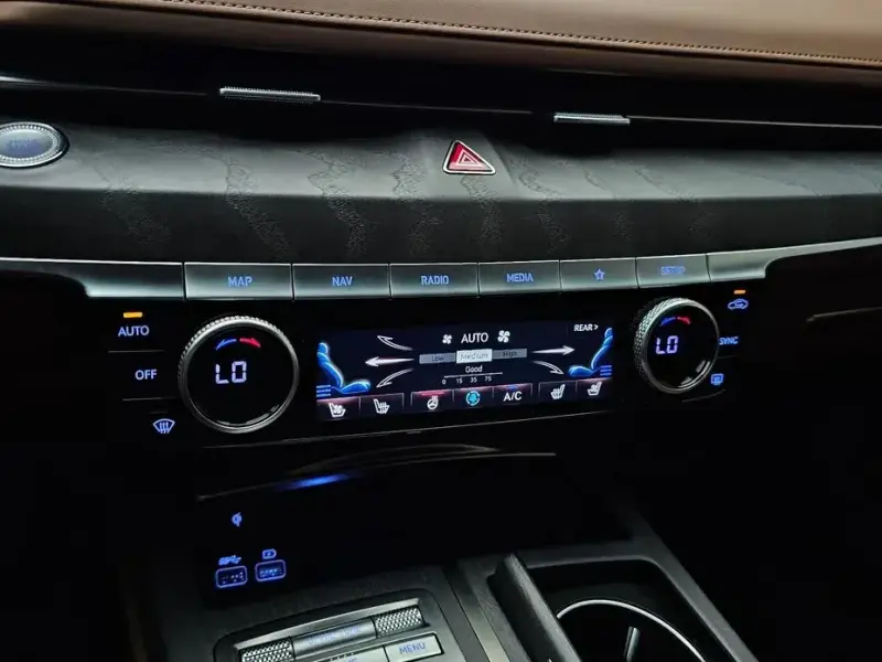 2023 Genesis G80 с пробегом 39 607 км