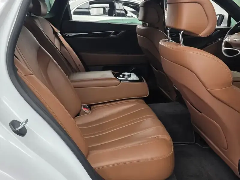 2023 Genesis G80 с пробегом 26 028 км