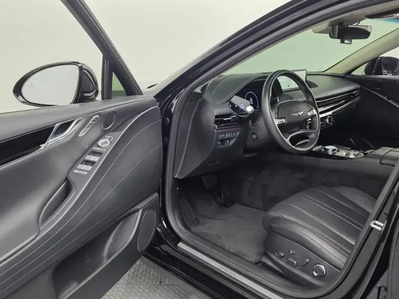 2023 Genesis G80 с пробегом 24 088 км