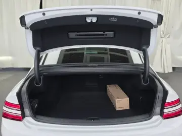 2023 Genesis G80 с пробегом 26 028 км