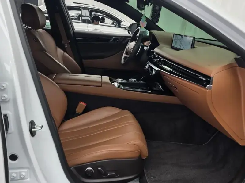 2023 Genesis G80 с пробегом 26 028 км