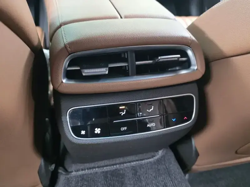 2023 Genesis G80 с пробегом 26 028 км