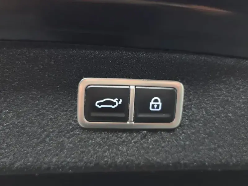 2023 Genesis G80 с пробегом 24 088 км