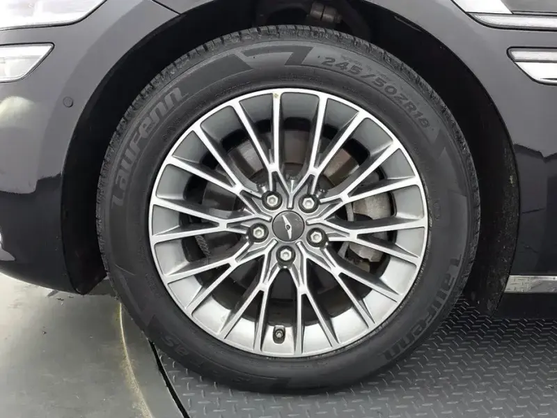 2023 Genesis G80 с пробегом 62 931 км