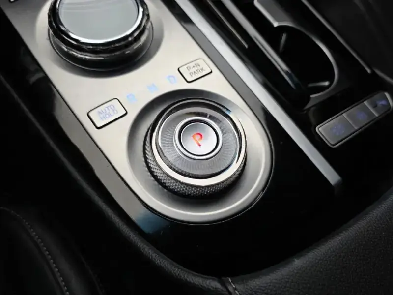 2023 Genesis G80 с пробегом 37 041 км