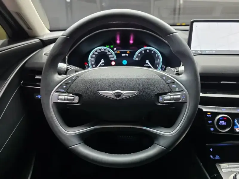 2023 Genesis G80 с пробегом 37 041 км