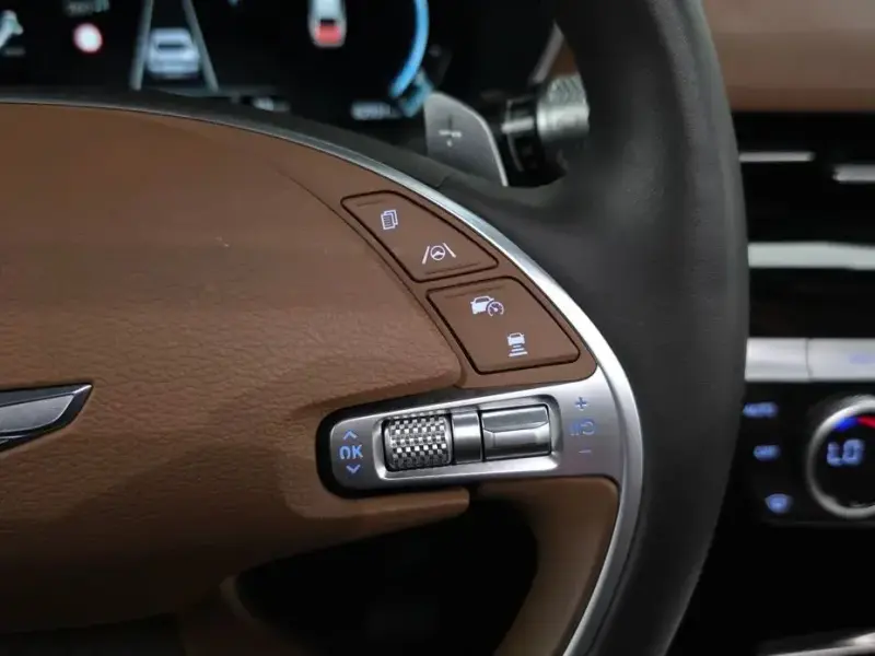 2023 Genesis G80 с пробегом 62 931 км