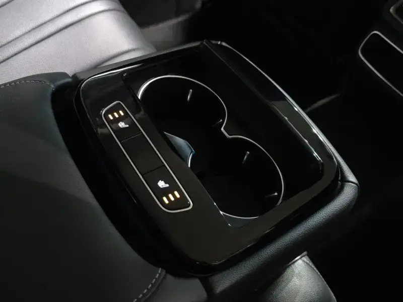 2023 Genesis G80 с пробегом 37 041 км