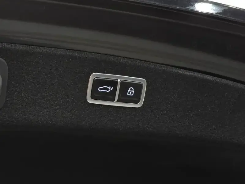 2023 Genesis G80 с пробегом 62 931 км