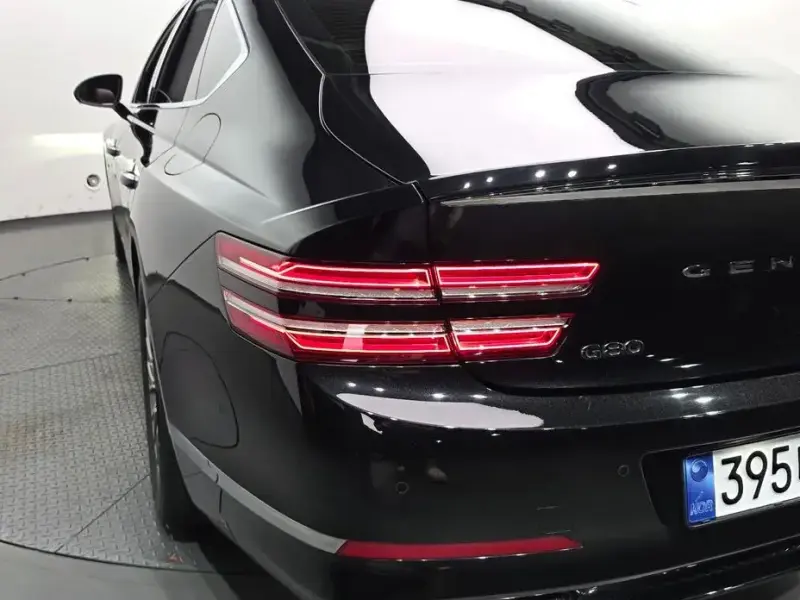 2023 Genesis G80 с пробегом 62 931 км